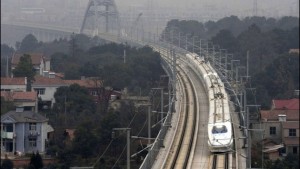 В Китае начала работу самая длинная в мире скоростная железная дорога