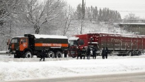 Из снегопада остановилось движение в Одесской области