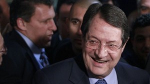 На Кипре проходит второй тур президентских выборов