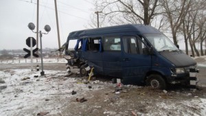 В Кировоградской области маршрутка попала под поезд: есть жертвы