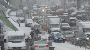 Из за снегопадов в Киеве царит хаос