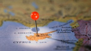 Изъятые вклады Кипр «обменяет» на гражданство