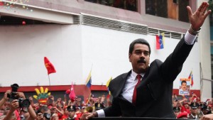 Оппозиционных депутатов в Венесуэле лишили зарплаты