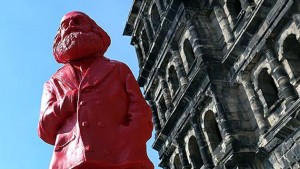 Германию наводнили 500 статуй Карла Маркса