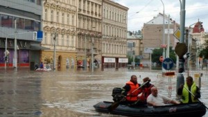 Столица Чехии пострадала от небывалого наводнения. Объявлена эвакуация