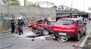 Очевидцы ДТП в Киеве задержали пьяного виновника аварии на Infinity