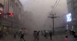 В Японии вулкан завалил пеплом уже целый город