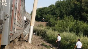 На Луганщине сошел с рельс грузовой поезд