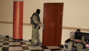 Вооруженные люди в масках ворвались в гостиницу «Керчь»