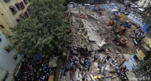 При обрушении дома в Мумбаи погибло уже 26 человек