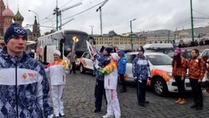 Олимпиада не хочет в Сочи: факел гаснет в Москве во второй раз. +ВИДЕО