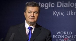 Янукович поручил обеспечить гуманитарную помощь Филиппинам