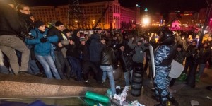 Беркут разогнал майдан в Киеве: “людей просто убивали палками” (+Видео)