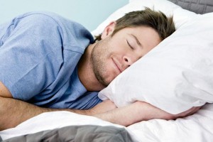 Почему люди вздрагивают во сне: открытие ученых