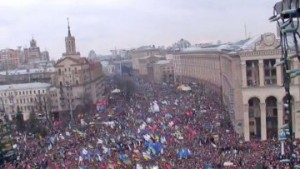 У демонстрантов в Украине нет лидеров, но ЕС обязан помочь