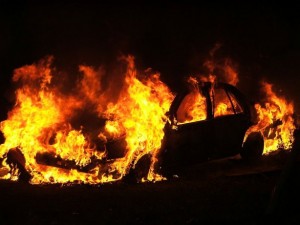 С активистами Евромайданов сводят счеты, поджигая их автомобили