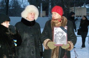 В Днепропетровске просят присвоить погибшему на Грушевского парню звание Героя (фото)