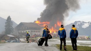 Сборная Швеции по биатлону в огне: ее дом сгорел в Рупольдинге. +ФОТО