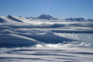Ученые нашли в Антарктике гигантскую впадину