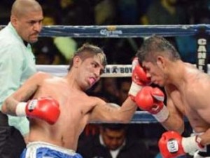 Боксер Оскар Гонсалес находится на грани смерти после нокаута (+Видео)