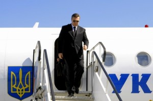 Виктор Янукович поедет на Олимпиаду в Сочи