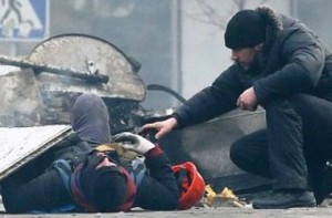 Задержан снайпер, стрелявший по людям из здания отеля “Украина” – УДАР