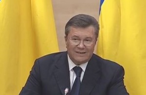 Янукович считает себя президентом, потому что живой и в отставку не подавал