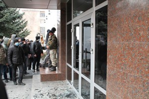 В Хмельницком застрелили участницу митинга у здания СБУ