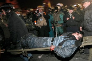 В ходе стрельбы на Майдане ранены 20 сотрудников МВД