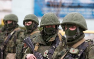 В Крыму вооруженные лица без опознавательных знаков начали рыть окопы (+Видео)