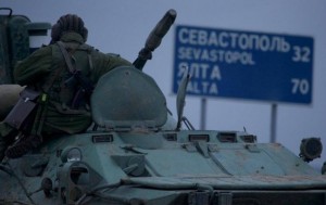 Около 30 единиц техники РФ пересекли Керченскую переправу и направились вглубь Крыма