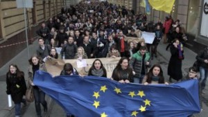 Фюле предложил принять Украину в состав ЕС