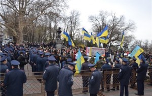 Одесская мэрия закрыла решетками все двери в ожидании штурма (+Видео)