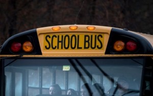 В США погибли 9 школьников в результате столкновения грузовика и автобуса (+Видео)
