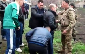 В сети появилось скандальное видео конфликта в Красноармейске (+Видео)