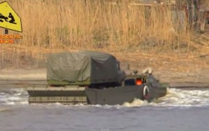 Российская армия у границы Украины учится форсировать реки (+Видео)