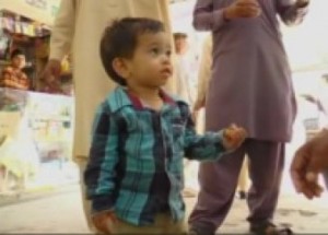 В Пакистане младенца обвинили в покушении на убийство (+Видео)