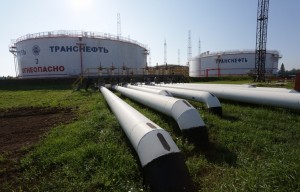 S&P снизило долгосрочный кредитный рейтинг “Газпрома”, “Роснефти”, РЖД, ФСК ЕЭС и ФПК