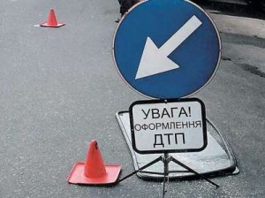 В Киеве грузовик врезался в троллейбус, 18 пострадавших