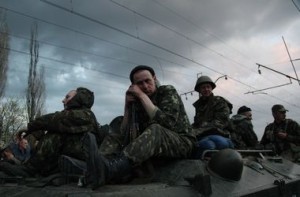 В Славянске продолжают блокировать шесть БМД – Минобороны