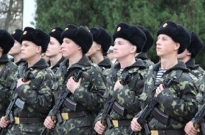 Турчинов уволил в запас военных, призванных из Крыма