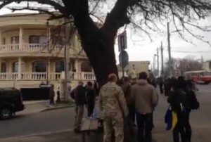 В Одессе “евромайдановцы” блокируют гостиницу с Царевым (+Видео)