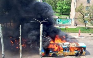 В Краматорске горят маршрутки и троллейбусы, слышно стрельбу (+Видео)