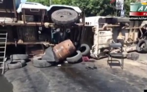В Мариуполе построили баррикаду из автомобилей (+Видео)
