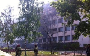 В Мариуполе вновь горит здания горисполкома (+Видео)