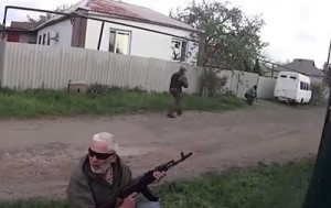В Славянске сепаратисты открыли огонь по своим (+Видео)