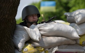 Террористы в Славянске пошли в наступление – стреляют из гранатометов (+Видео)