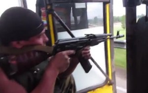 В Славянске “превентивно” стреляют из автобуса (+Видео)