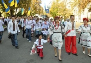 В Киеве прошел марш вышиванок (+Видео)
