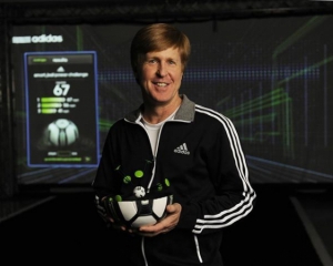 Adidas выпустила “умный” мяч miCoach Smart Ball
